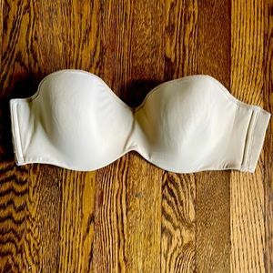Lightly Worn 40C Lilyette Strapless Bra